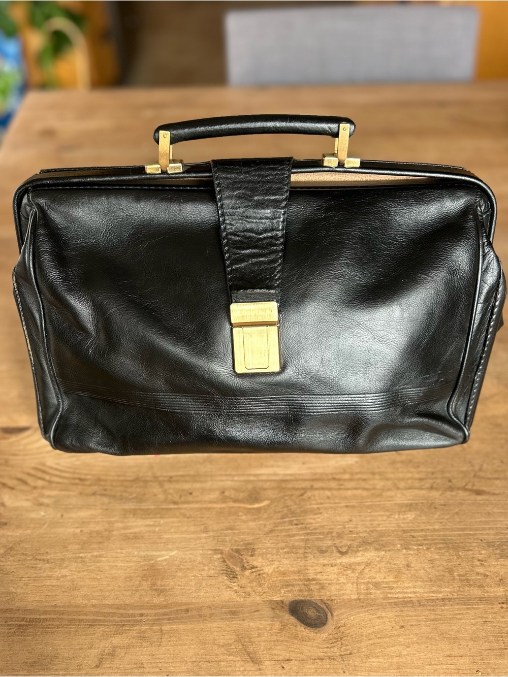 Vintage Classic Black Leather Medical Bag Dr. Bag Briefcase w Gold Tone Hardware